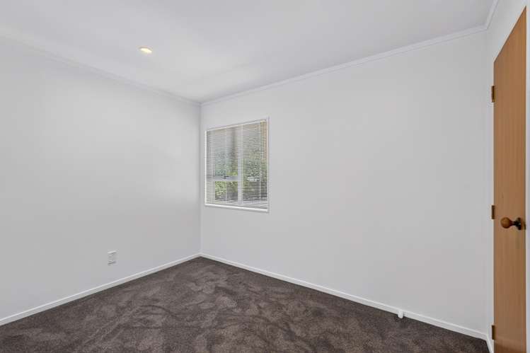 58B Whiting Crescent Greenmeadows_14