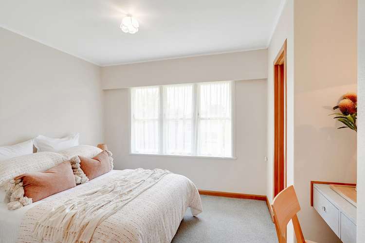 19 Scott Avenue Hamilton East_18