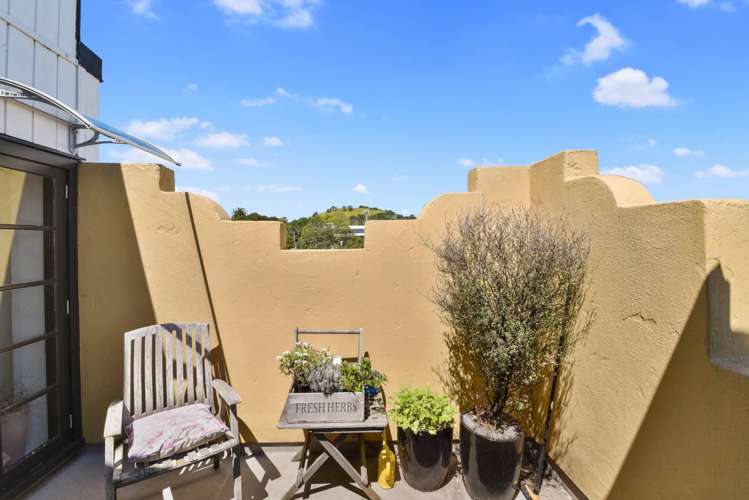 2/25a Lake Road Devonport_16