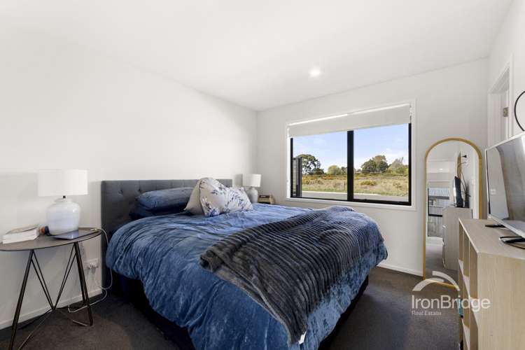 15 Woodford Avenue Woodend_9