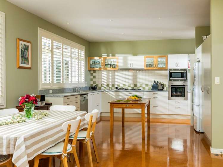 8 Seabreeze Road Narrow Neck_8