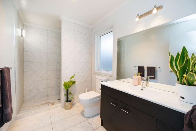 18b Galea Grove Kelvin Grove_16