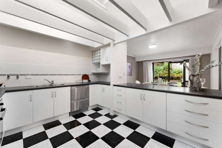 55 Meadowvale Avenue Forrest Hill_17