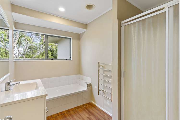 1 Halldene Terrace Red Beach_7