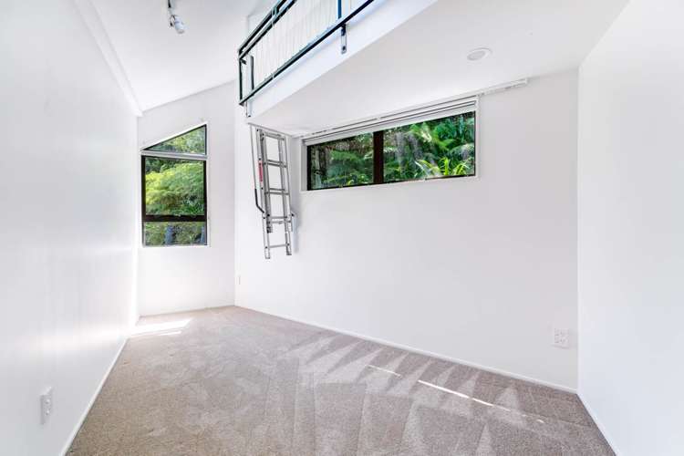 8 Stitchbird Close Murrays Bay_16