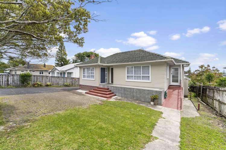 3181 Great North Road New Lynn_4