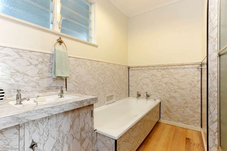 5 Gow Street Helensville_9