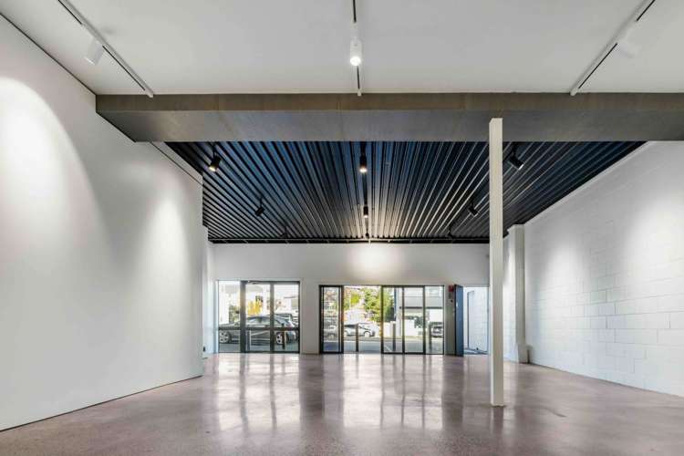 351 New North Road_0