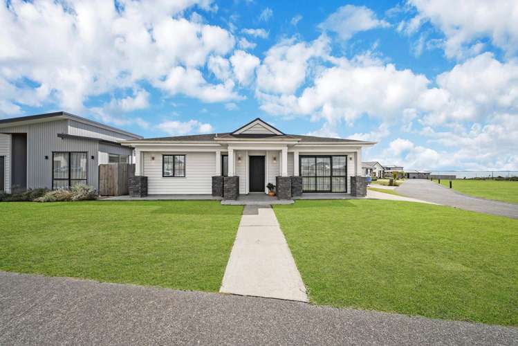 10 Poutawa Lane Clarks Beach_26