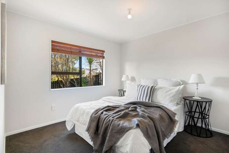 2/6 Sevilla Place Unsworth Heights_10