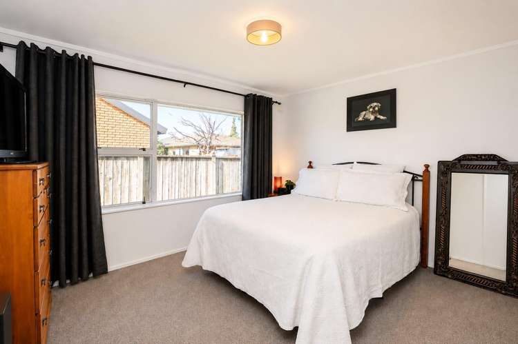 2 Fern Grove Taradale_18