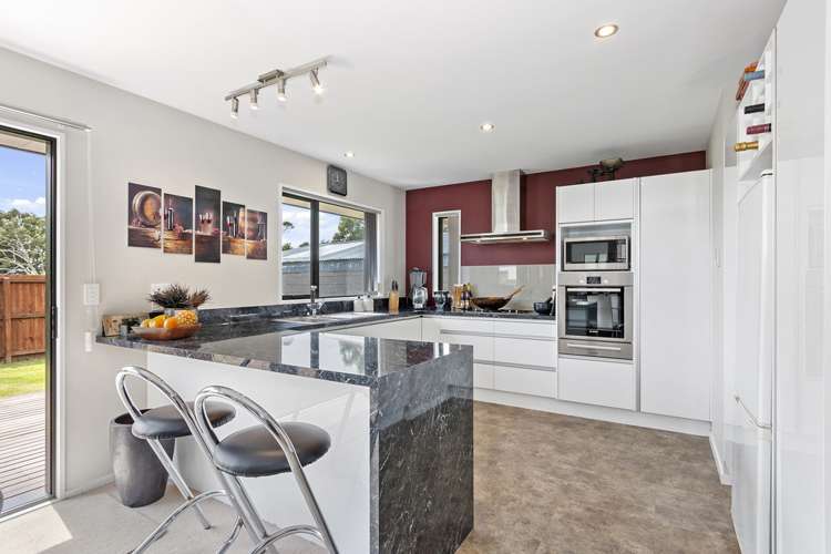 35 Woodlands Place Aranui_2