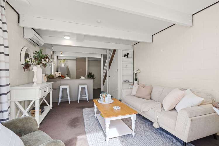 8/30 Clissold Street Merivale_6
