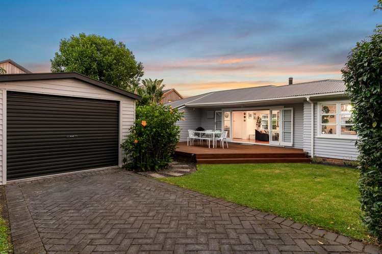 1A Rixon Place Te Atatu Peninsula_0
