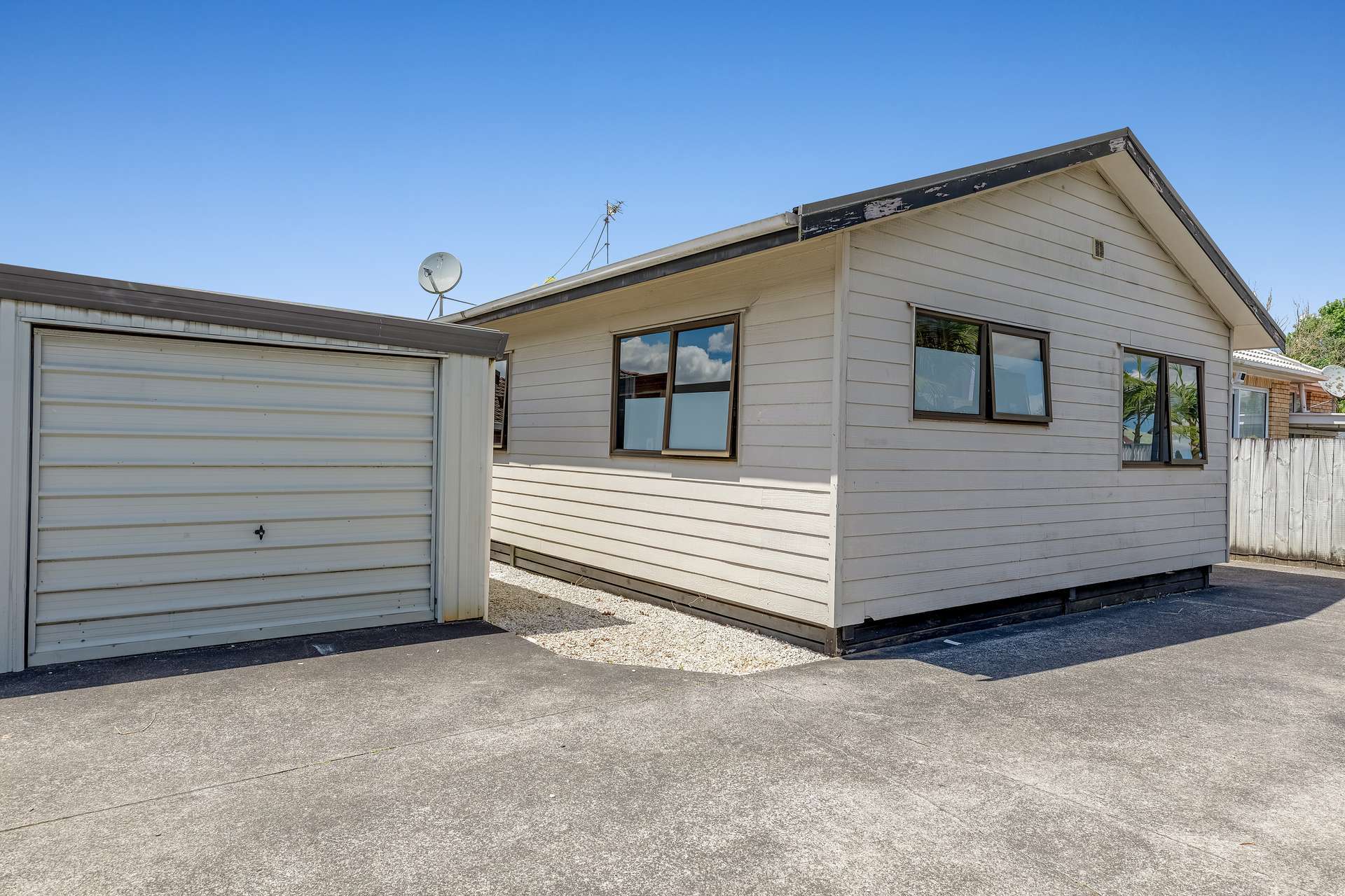 2/32 Great South Road Papakura_0