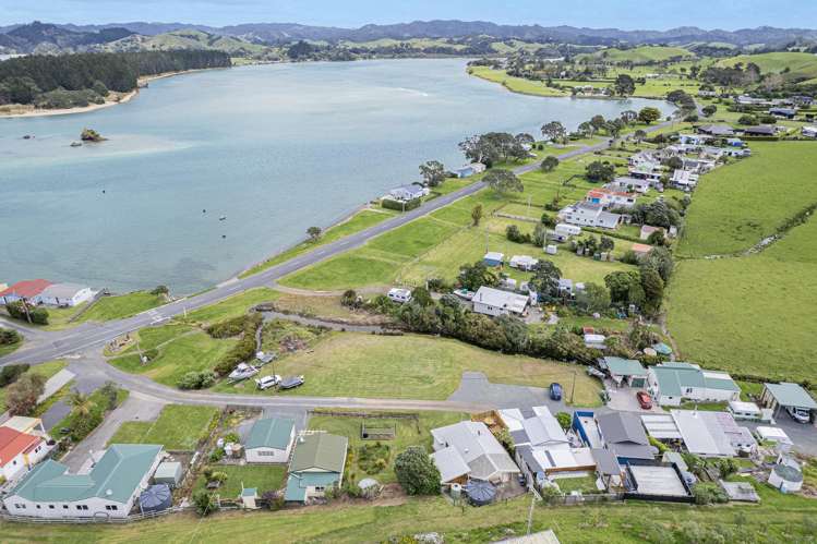 8 Hugh Barron Way Whananaki_21