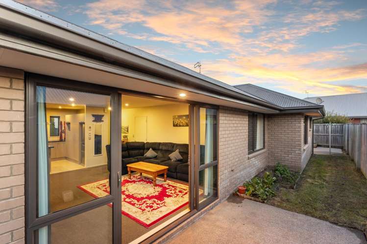 4 Charente Way Yaldhurst_8