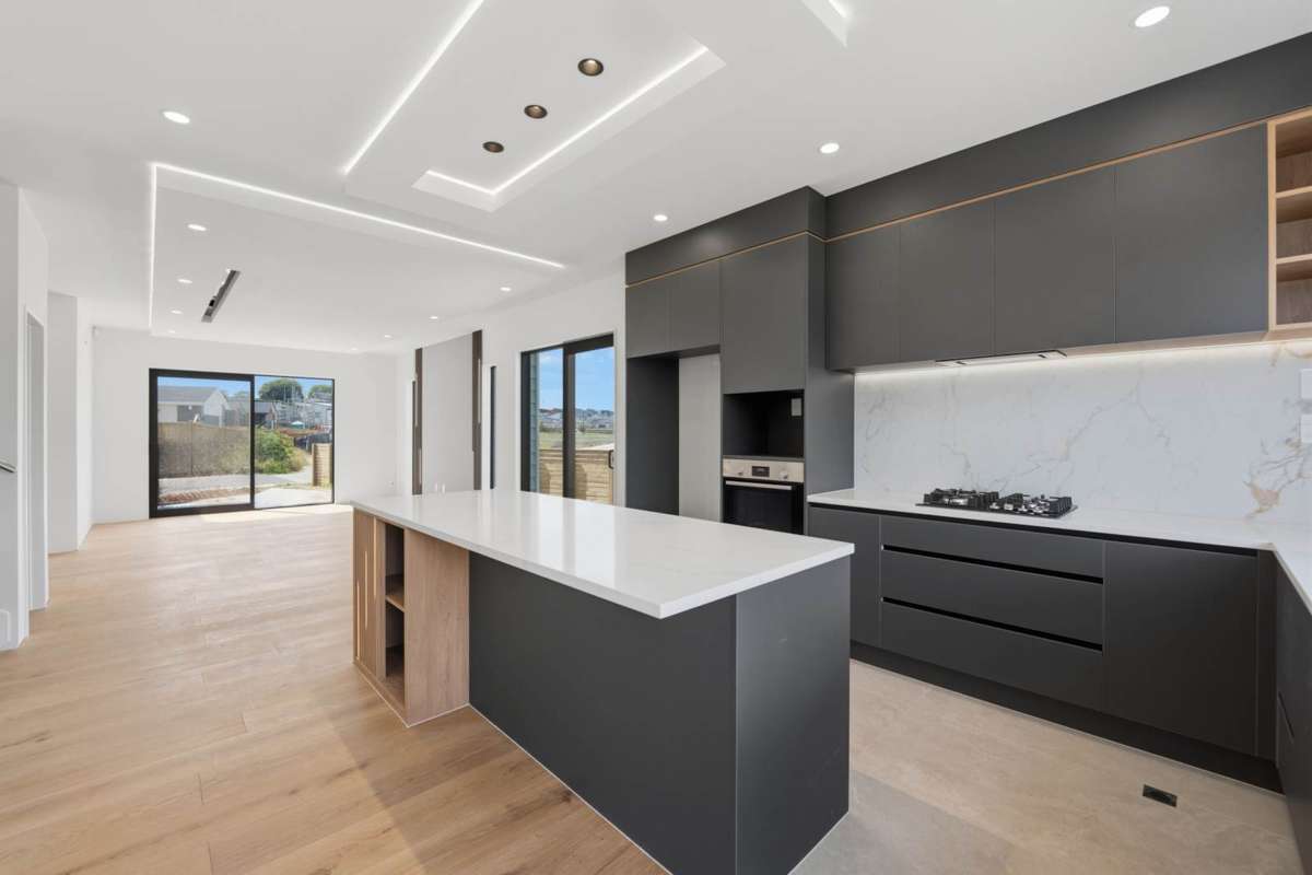 Unit 9, 81 Otuwairoa Esplanade_1