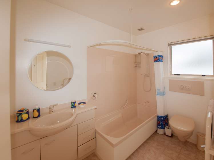 105c Helston Road Paparangi_11