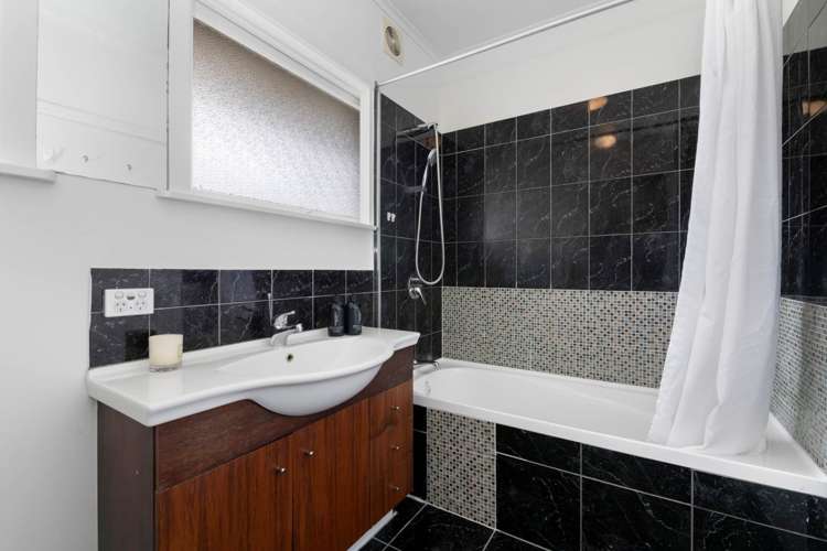 31 Williamson Avenue Belmont_13