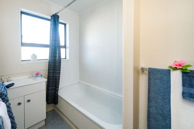 19 Westmere Place Takaro_8