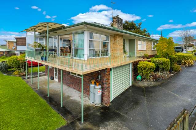 26 Lyndhurst Road Te Atatu South_2