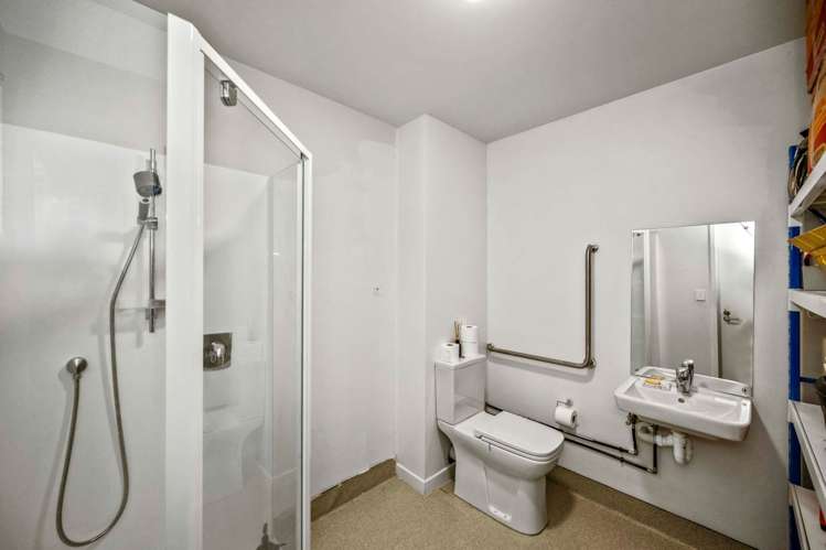 25/3 Oracle Drive Albany_9