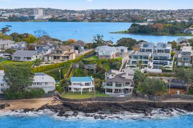 5/241 Hurstmere Road_3