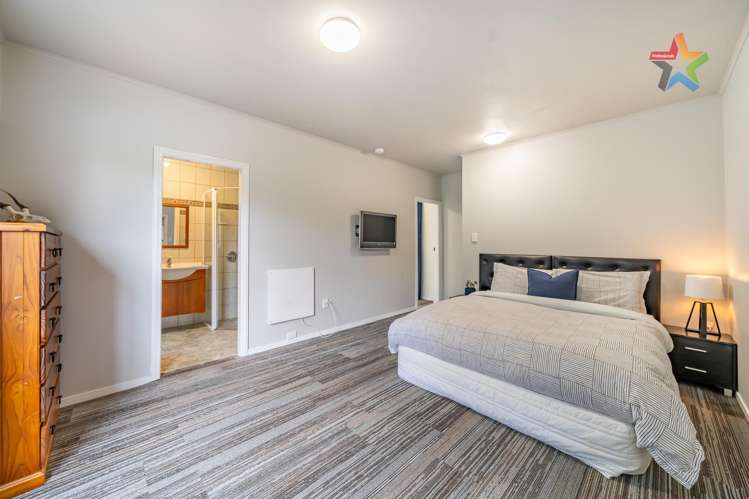 4 Gainsborough Grove Belmont_17