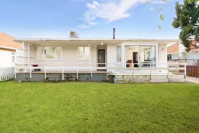 SELLERS MOVING TO SYDNEY - MUST SELL
