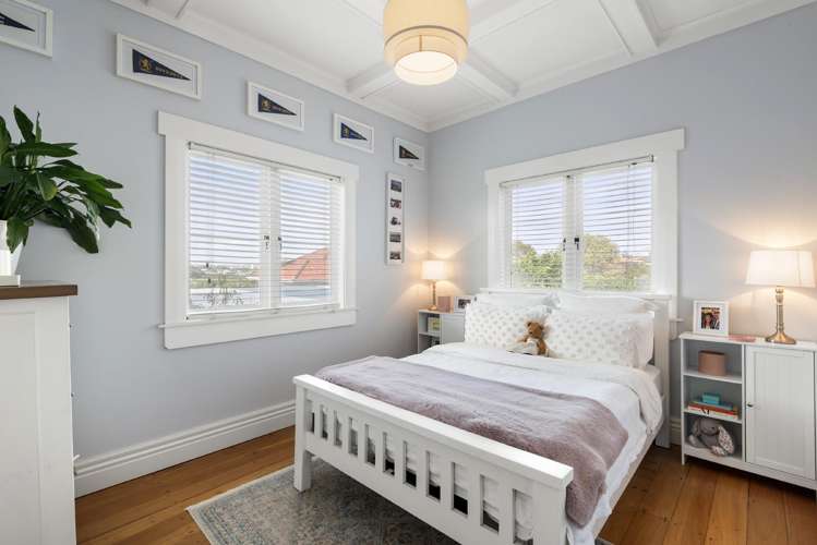 41 Lake Road Devonport_14