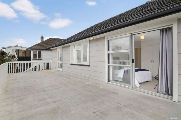 2 Marie Crescent Te Atatu South_7