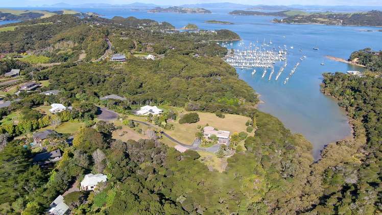 25 Yacht Drive_4