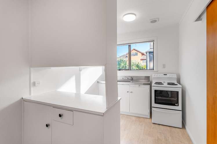 2/1546 Dominion Road Extension 10044_5