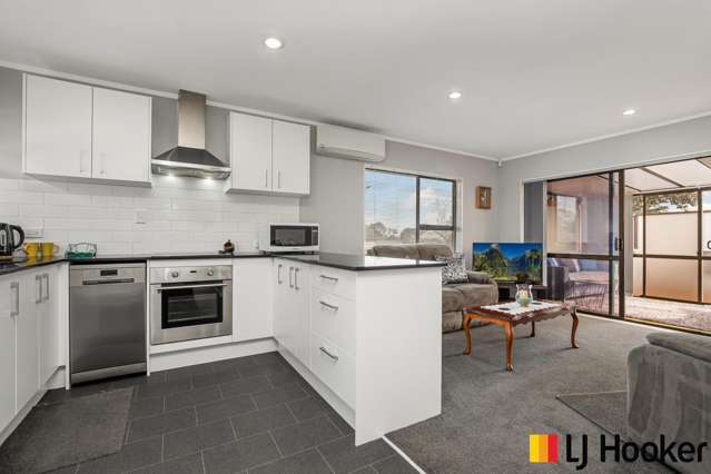 1/3 Seaward Place Wattle Downs_1