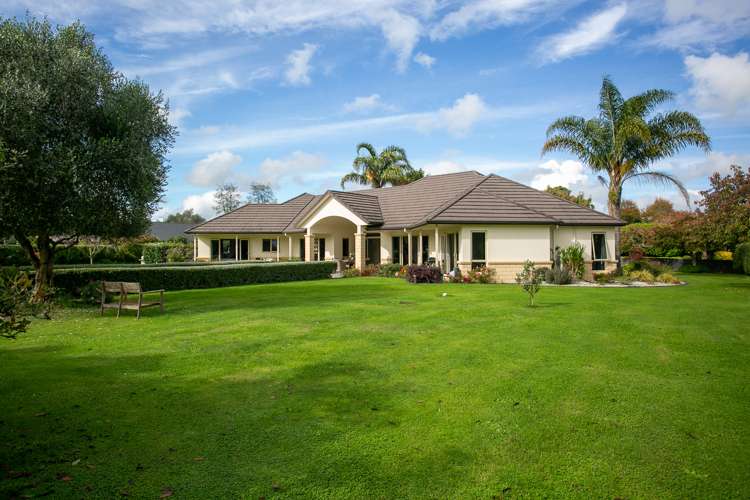 184 The Oaks Drive Leamington_21