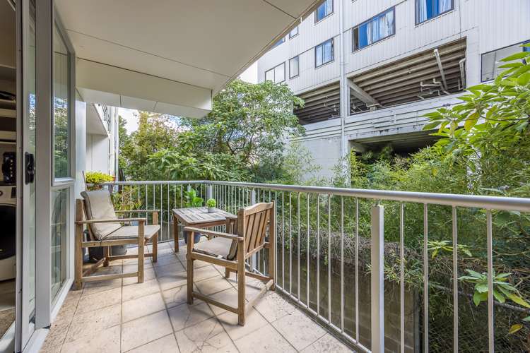 213/10 Flower Street Eden Terrace_5