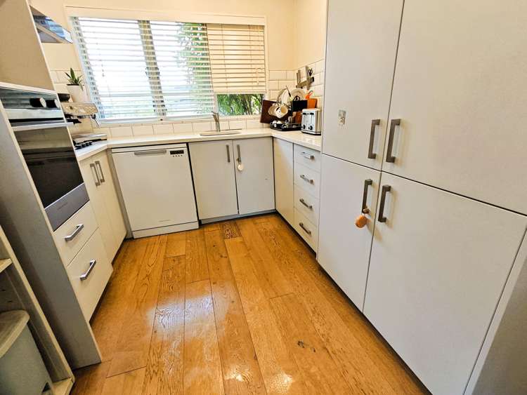 98 Oaktree Avenue Browns Bay_10