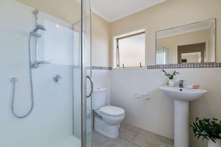 34 Aitkenhead Court Parakai_11