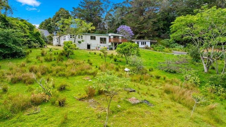 10 Hobbs Road Matakatia_41