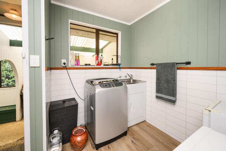 1528 State Highway 14 Maungatapere_21