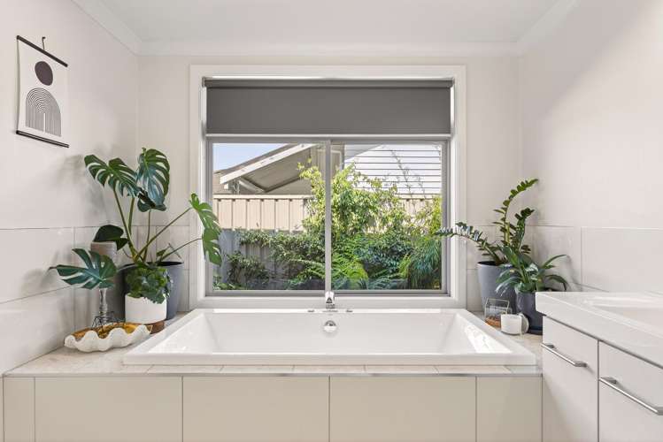 15 Pohutukawa Grove Lytton West_14