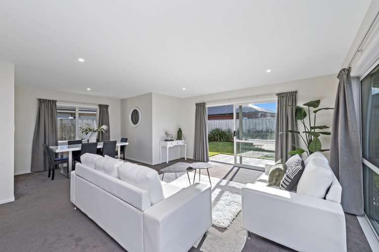 87 Sunline Avenue Lincoln_8