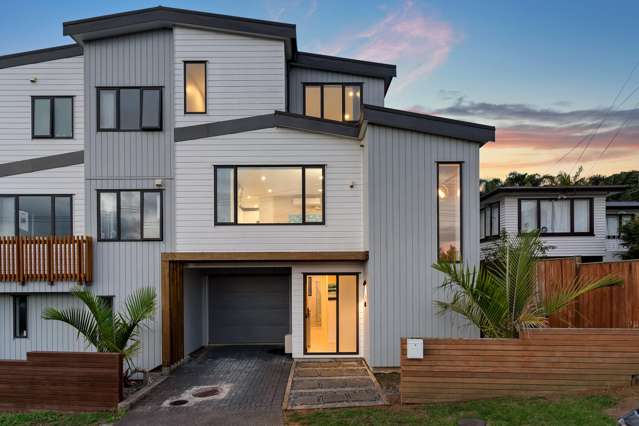 Freehold Near New Duplex Home