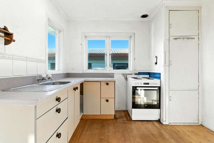 6 Lisbon Street Greerton_9