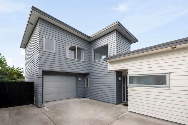 Be Quick - Prime Hillcrest Location
