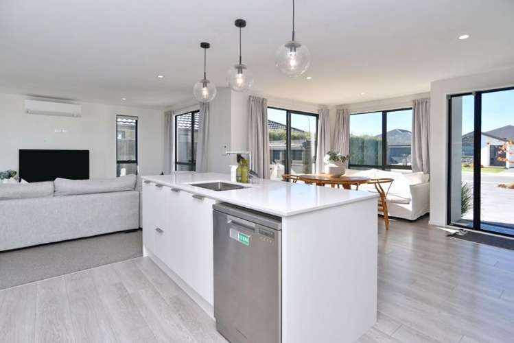 10 Jury Lane Woodend_14