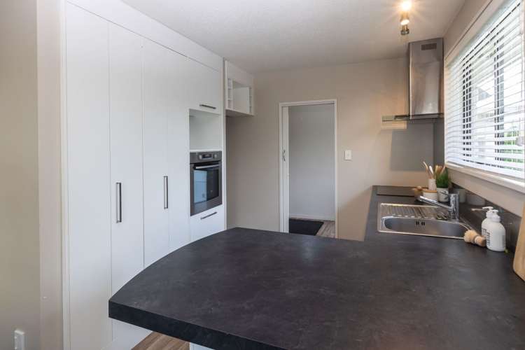 2/27 Mortlake Street Islington_5