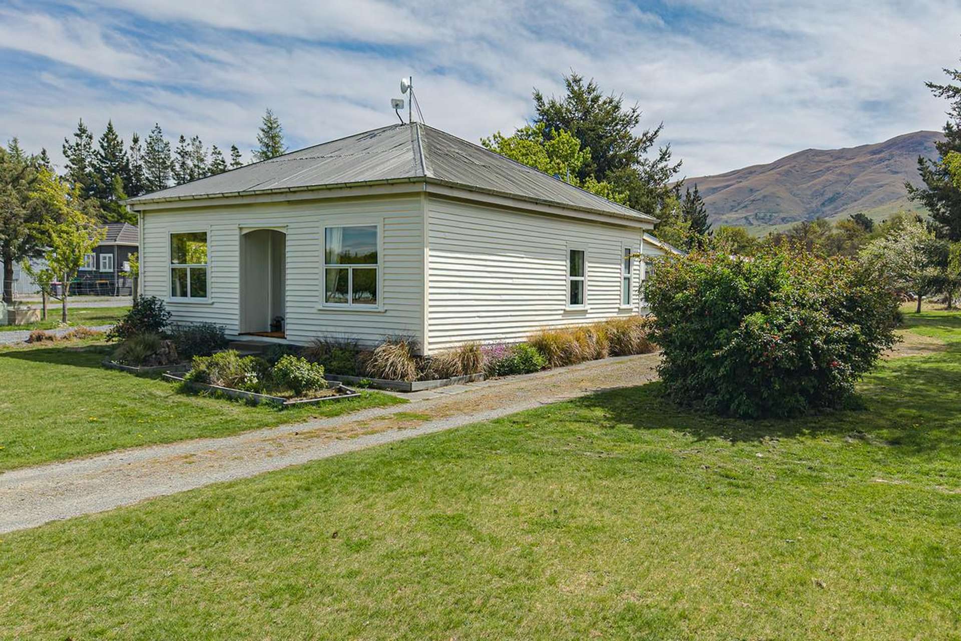 2074 Fairlie Tekapo Road Burkes Pass_0