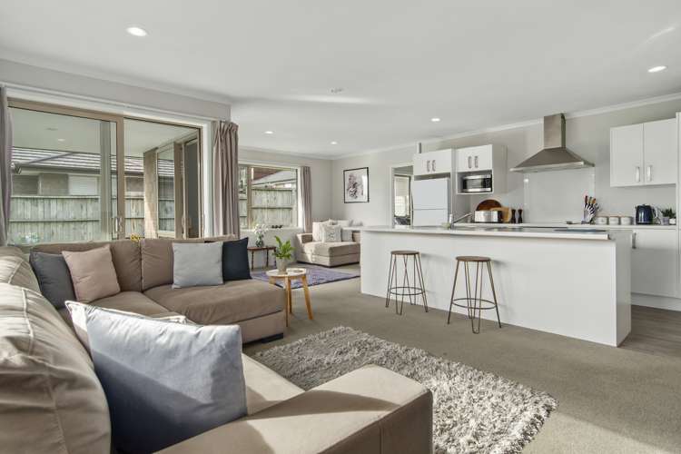 5 Austen Way Hairini_1